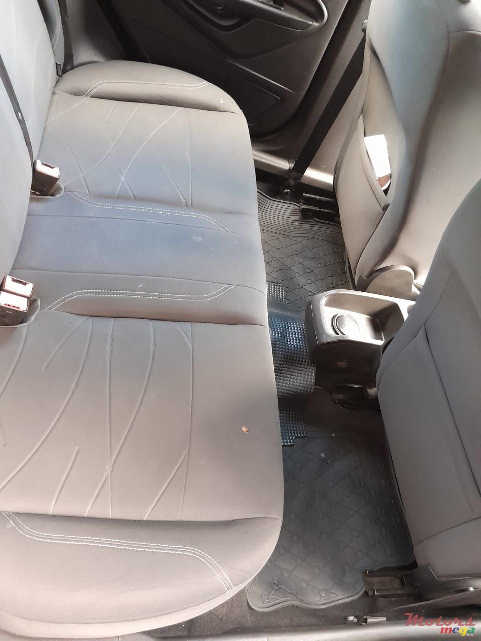 2013' Ford Fiesta photo #6