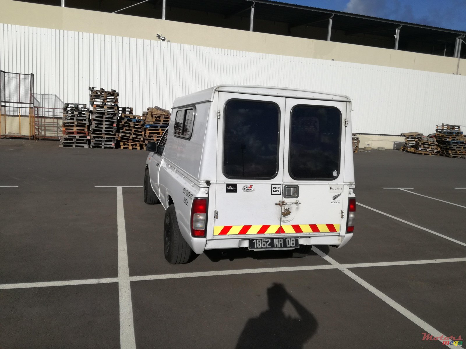 2008' Nissan Hardbody 15" rims -ve offset photo #3