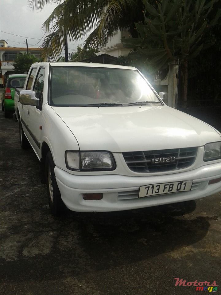 2001' Isuzu photo #4