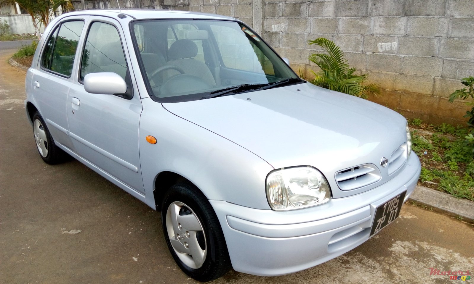 2001' Nissan March AK 11 photo #1
