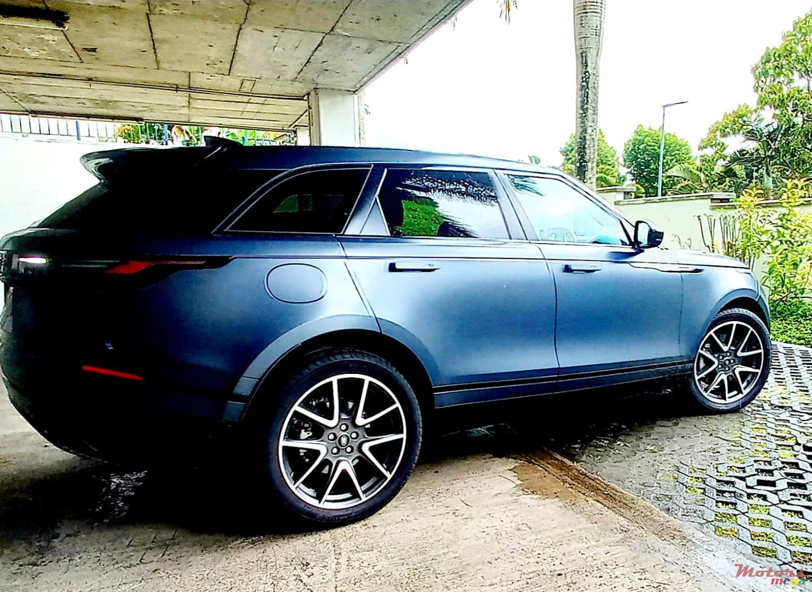 2024' Land Rover Range Rover Velar photo #7