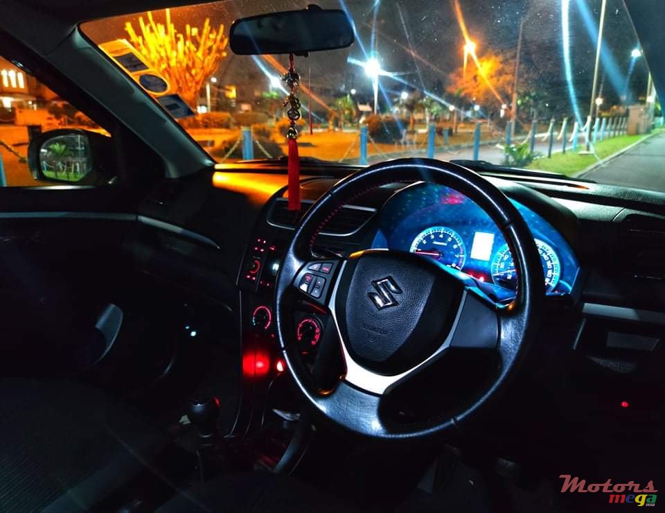 2015' Suzuki Swift photo #6