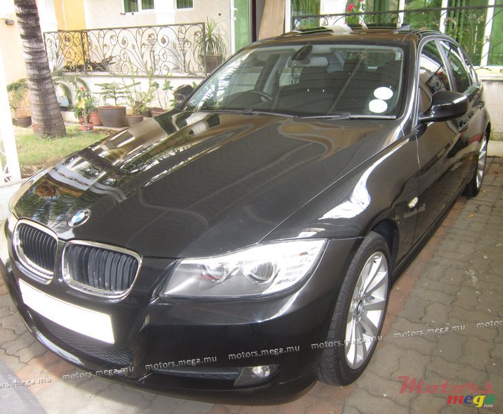 2009' BMW 320i photo #1