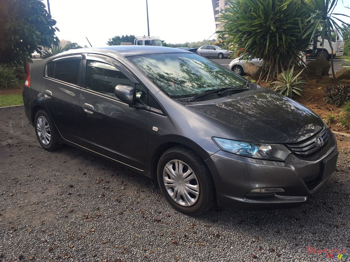 2011' Honda Insight photo #1