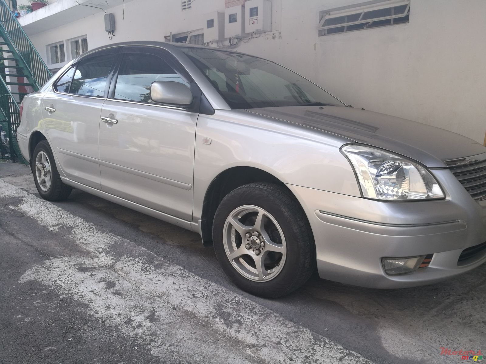 2002' Toyota Premio photo #4