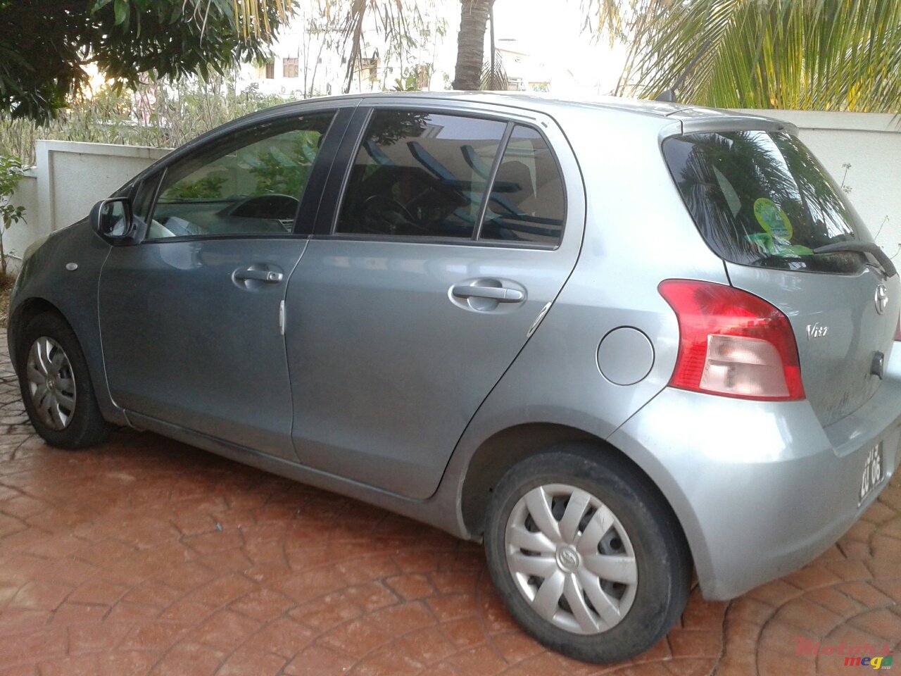 2006' Toyota Vitz photo #3