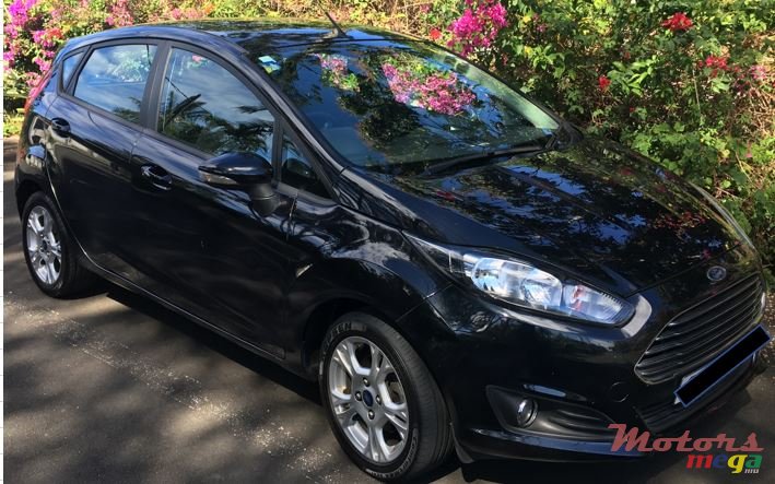 2015' Ford Fiesta photo #2