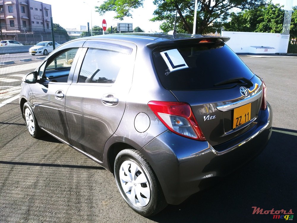 2011' Toyota Vitz 1.3 photo #4