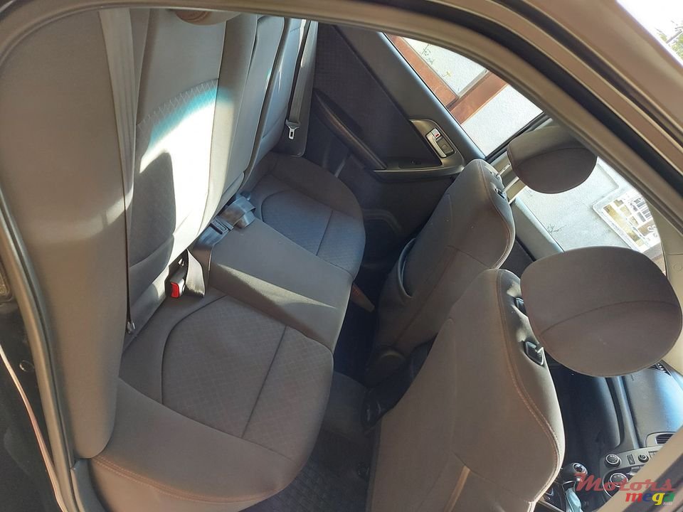 2012' Kia Cerato photo #5