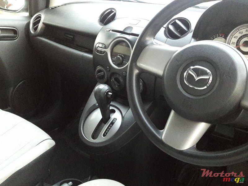 2008' Mazda Demio photo #5