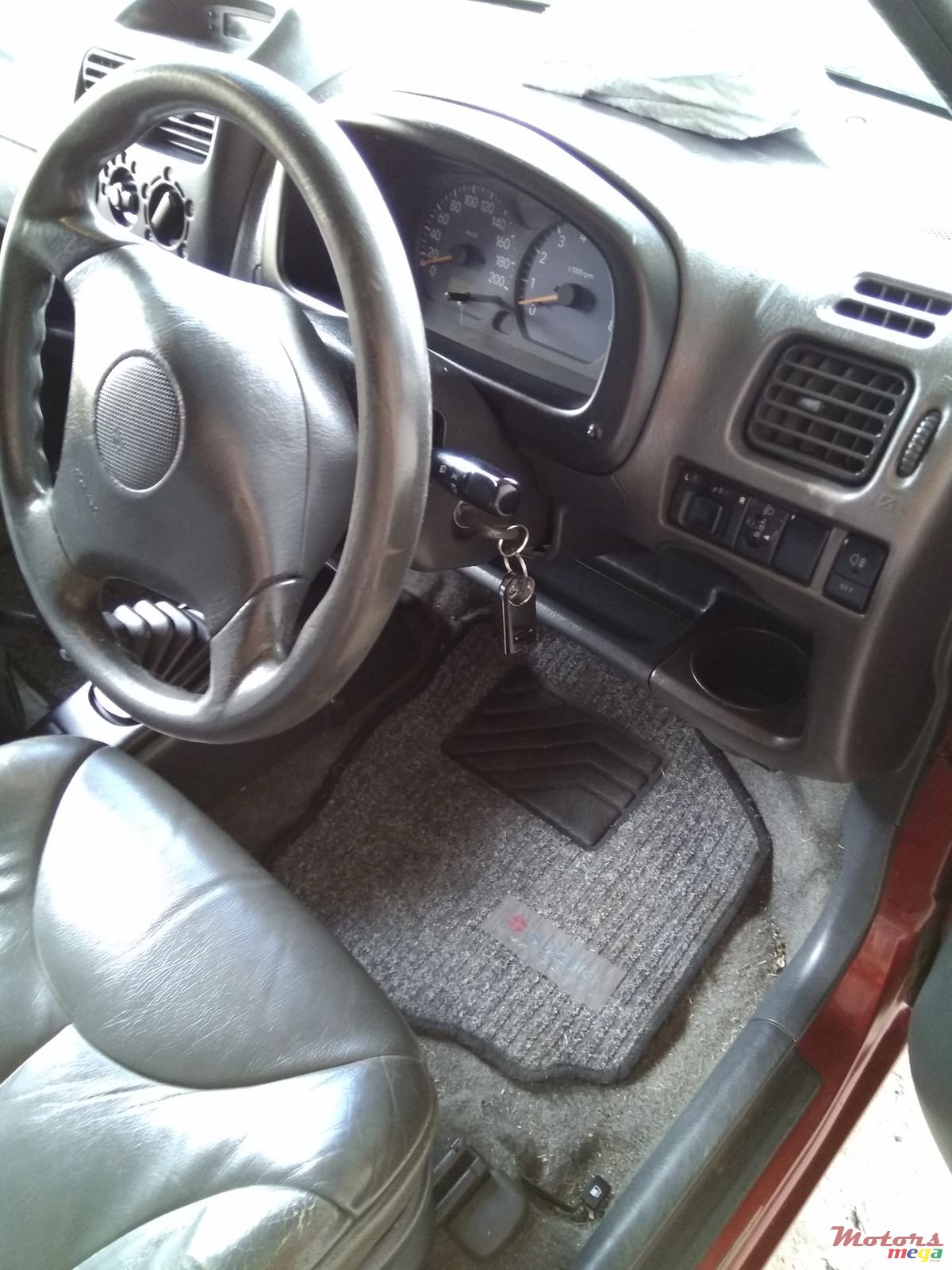 2002' Suzuki Ignis photo #3