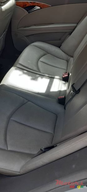 2008' Mercedes-Benz E-Class photo #4