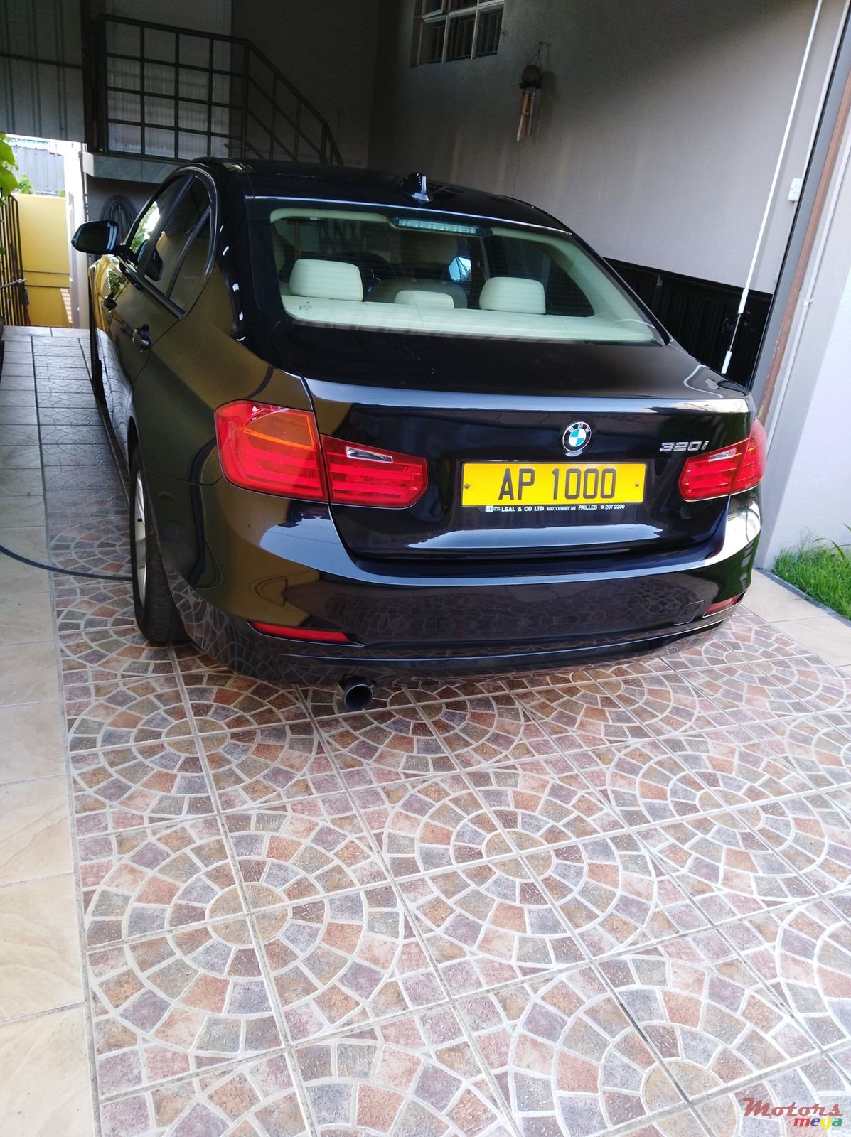 2012' BMW 3 Series Sedan photo #1