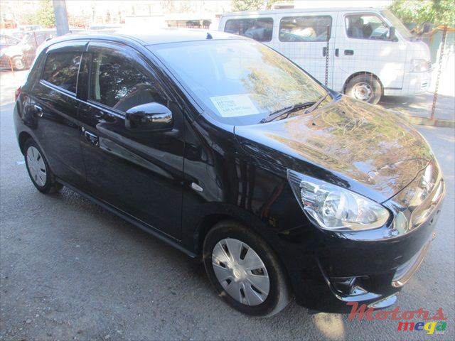2013' Mitsubishi Mirage photo #1