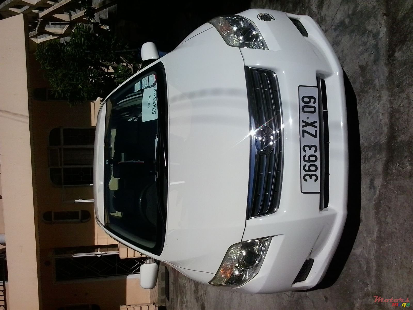 2009' Toyota Axio photo #1