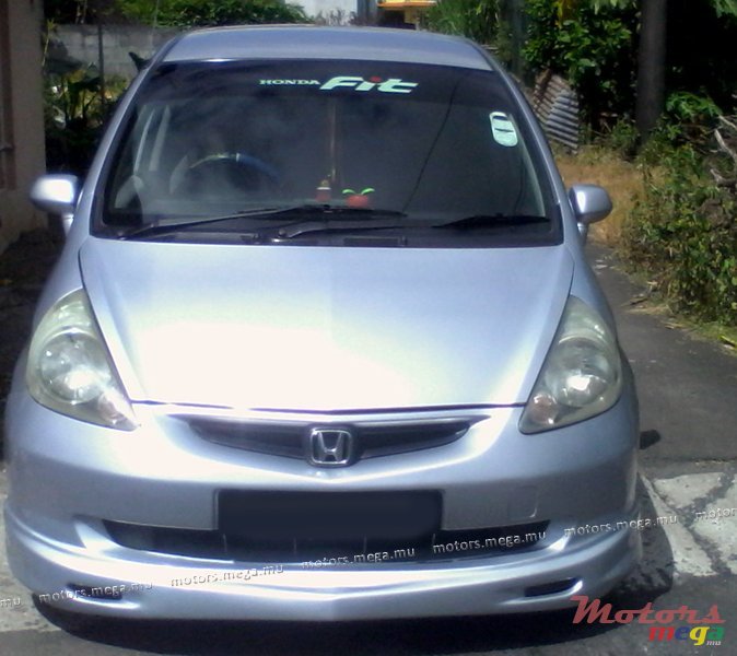 2003' Honda Fit photo #1