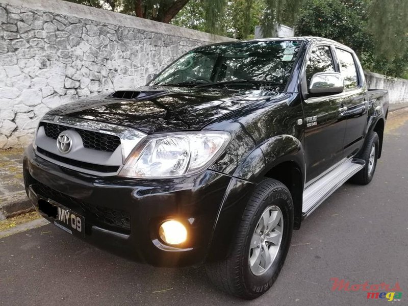 2009' Toyota Hilux photo #1