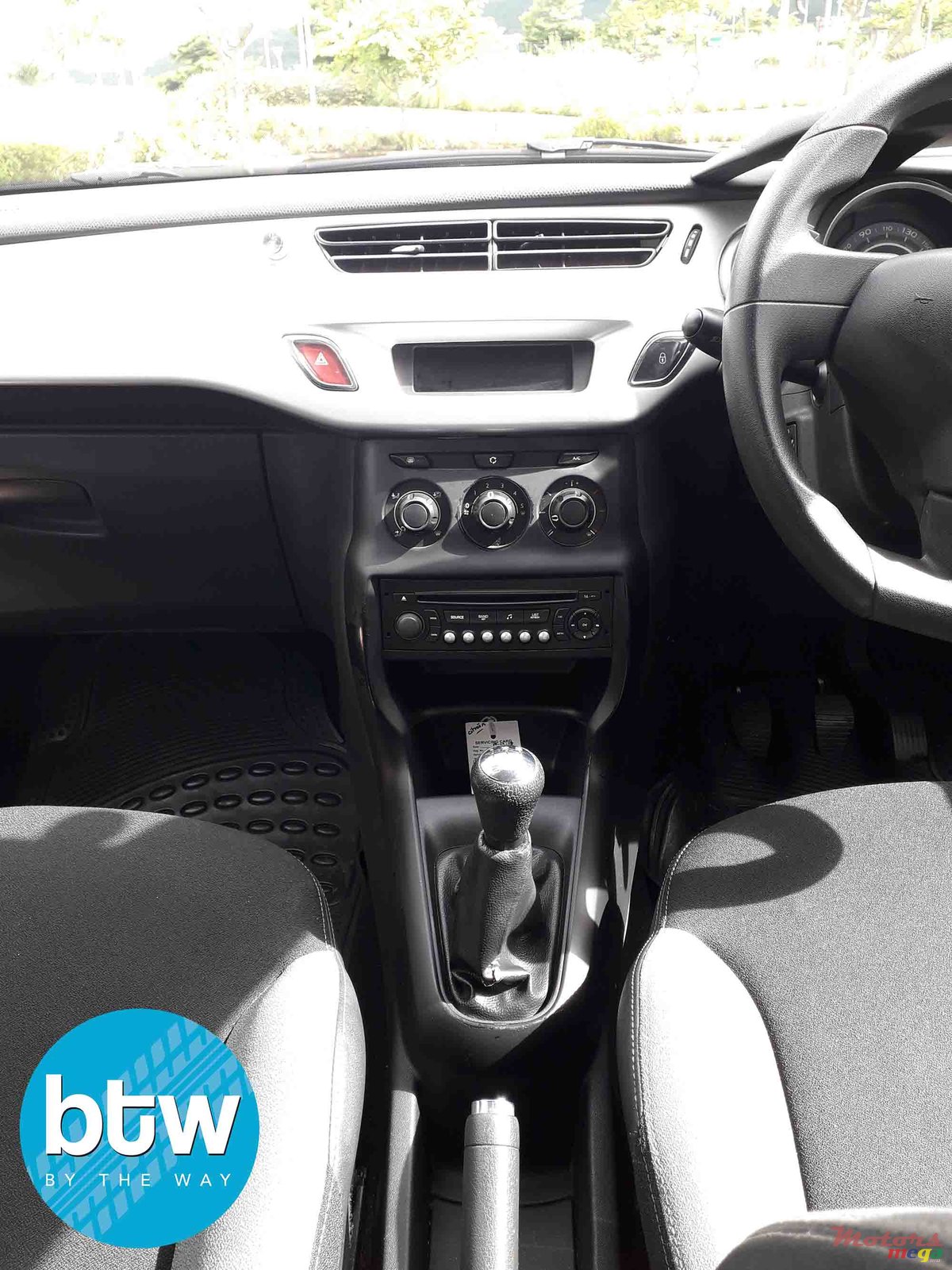 2011' Citroen C3 photo #5