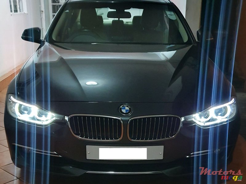 2012' BMW 320 photo #3