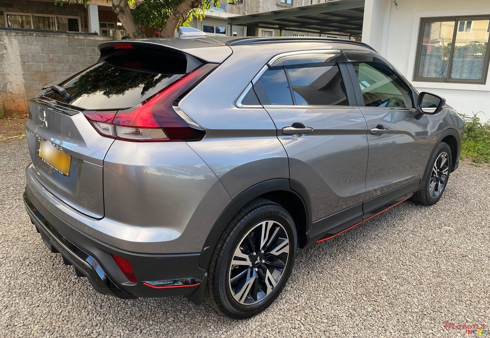 2021' Mitsubishi Eclipse Cross SUV photo #4