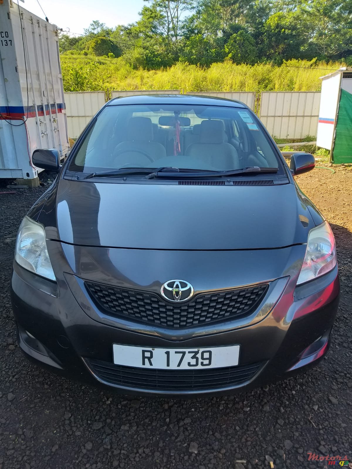 2013' Toyota Yaris photo #1