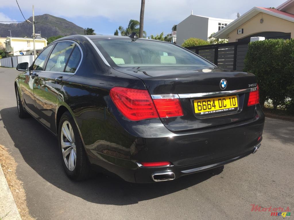 2010' BMW 740 photo #6