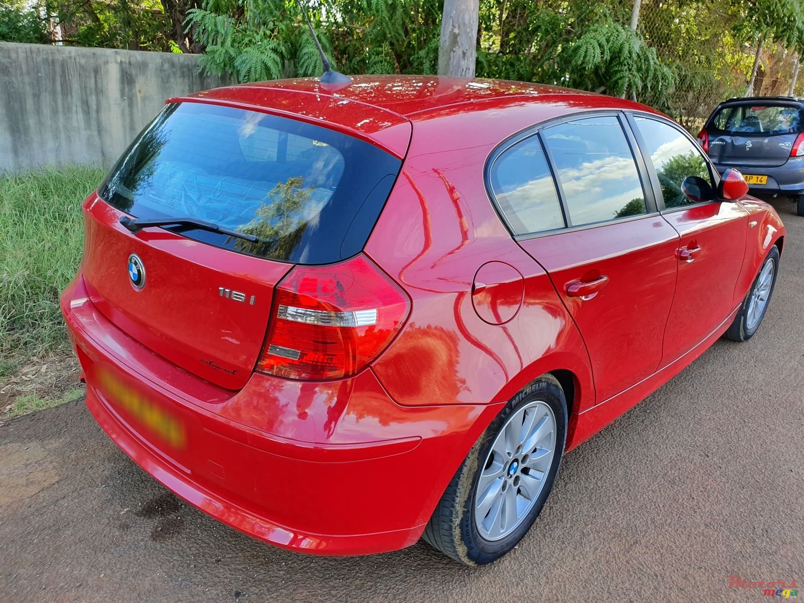 2009' BMW 1 Series photo #4