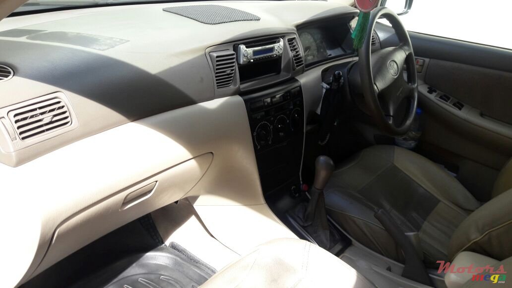 2004' Toyota Corolla photo #1