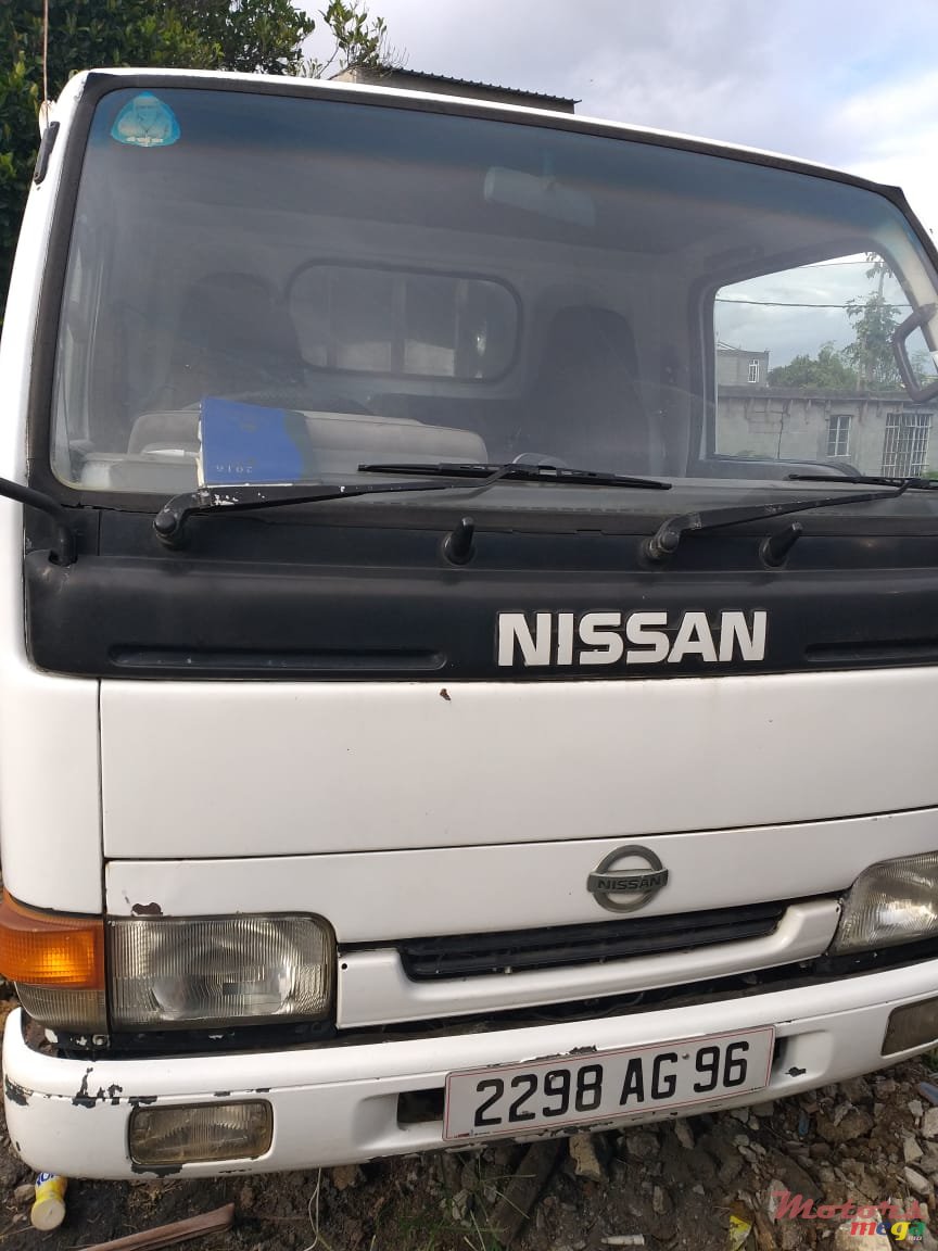 1996' Nissan photo #1