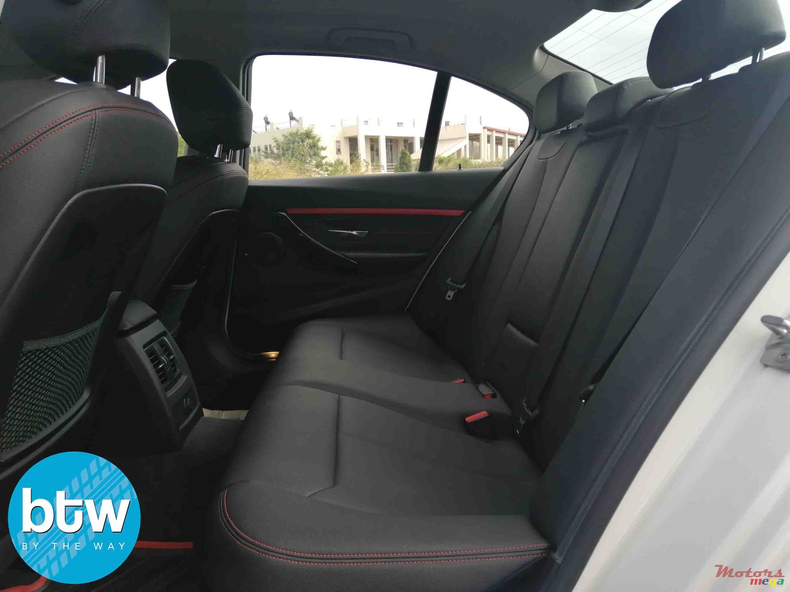 2016' BMW 318 photo #4