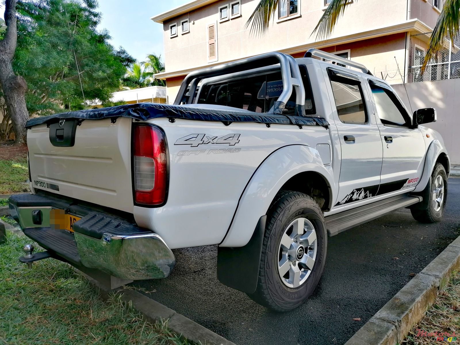 2018' Nissan NP300 photo #4