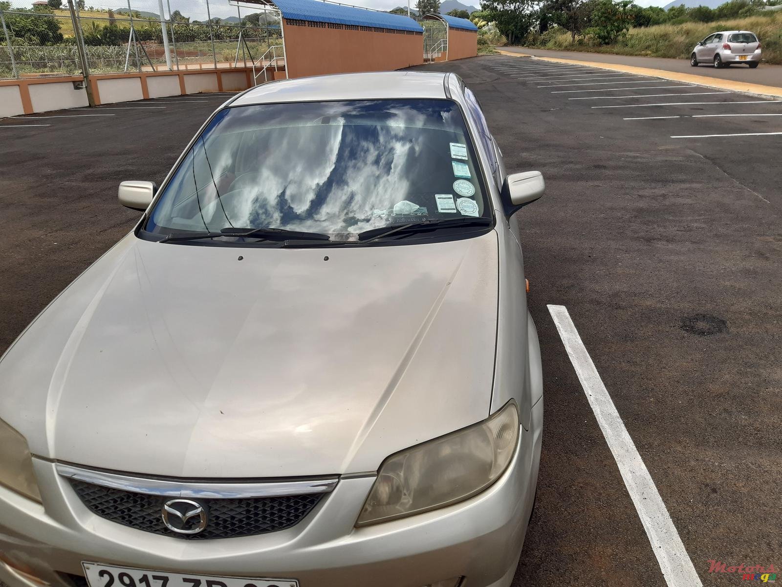 2002' Mazda 323 photo #5