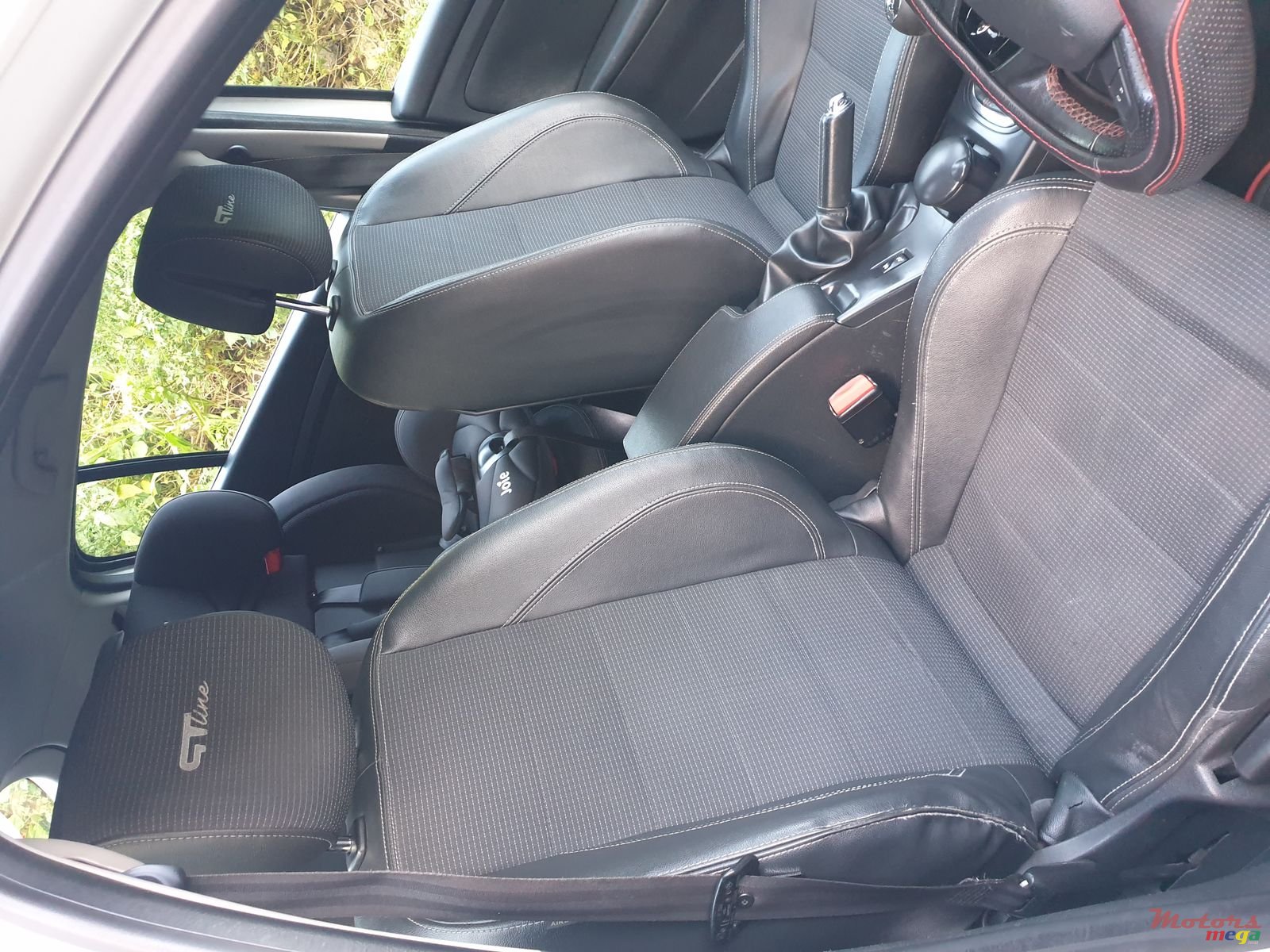 2013' Renault Megane Gt line Turbo photo #2