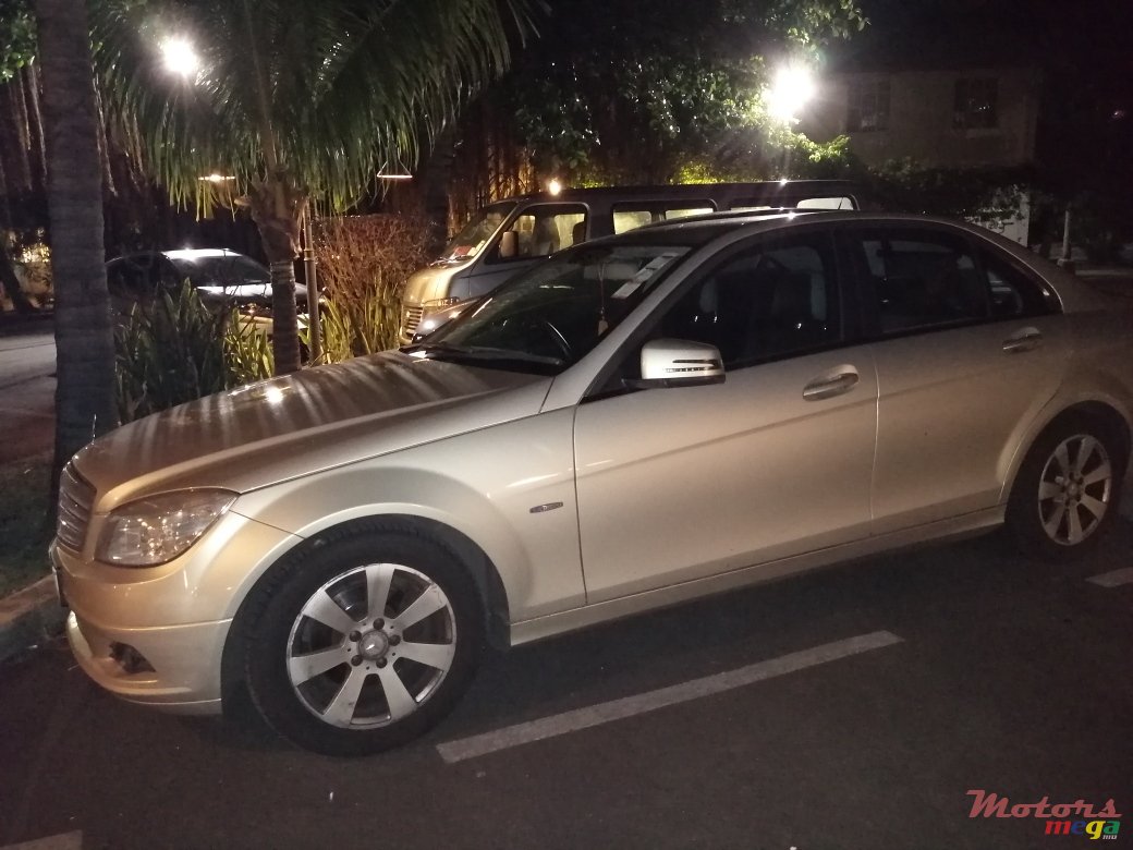 2010' Mercedes-Benz C-Class 180 photo #2