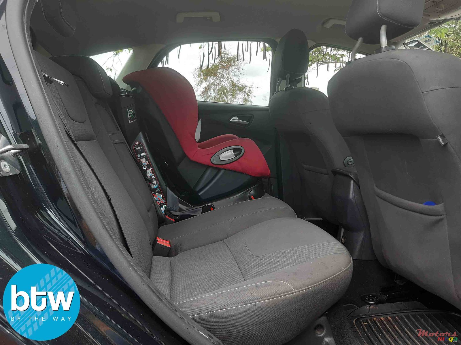 2012' Ford Focus photo #4