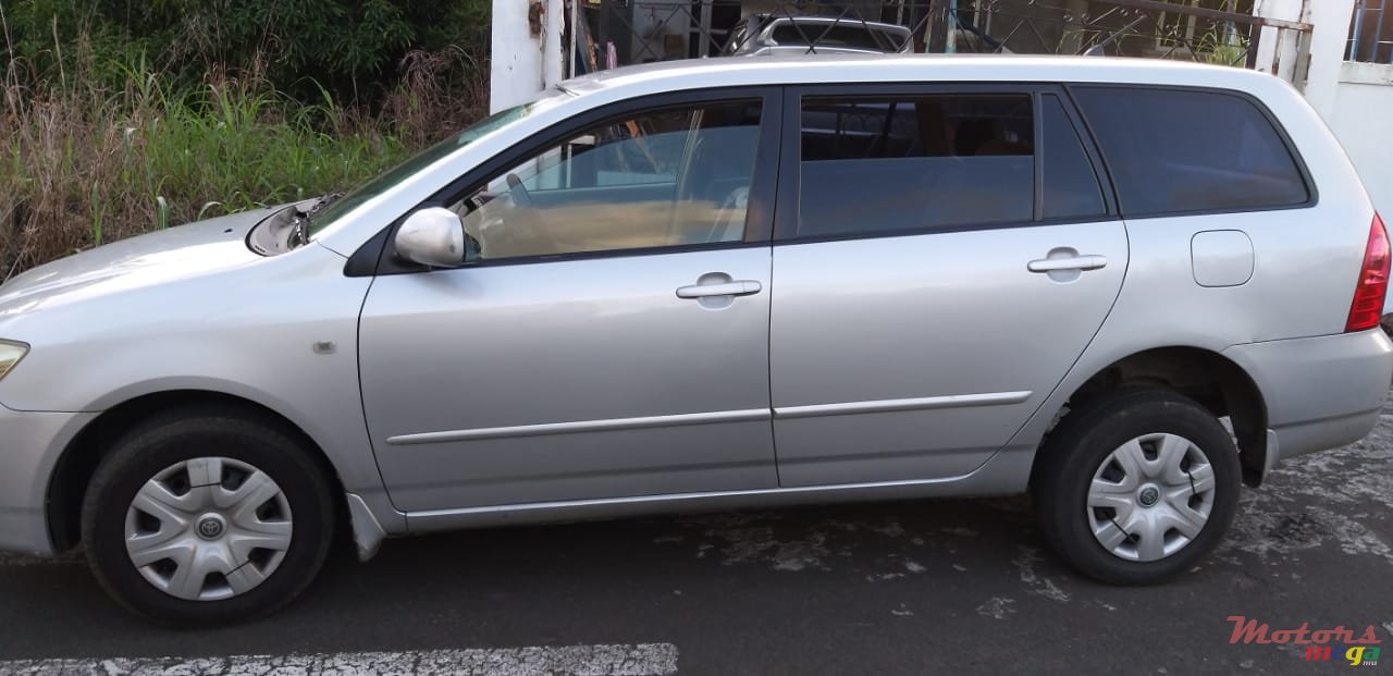 2005' Toyota Fielder photo #4