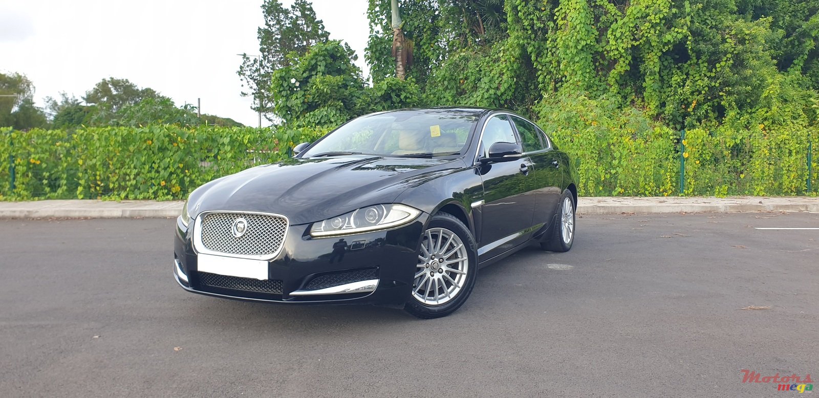 2014' Jaguar XF 2.0 photo #2