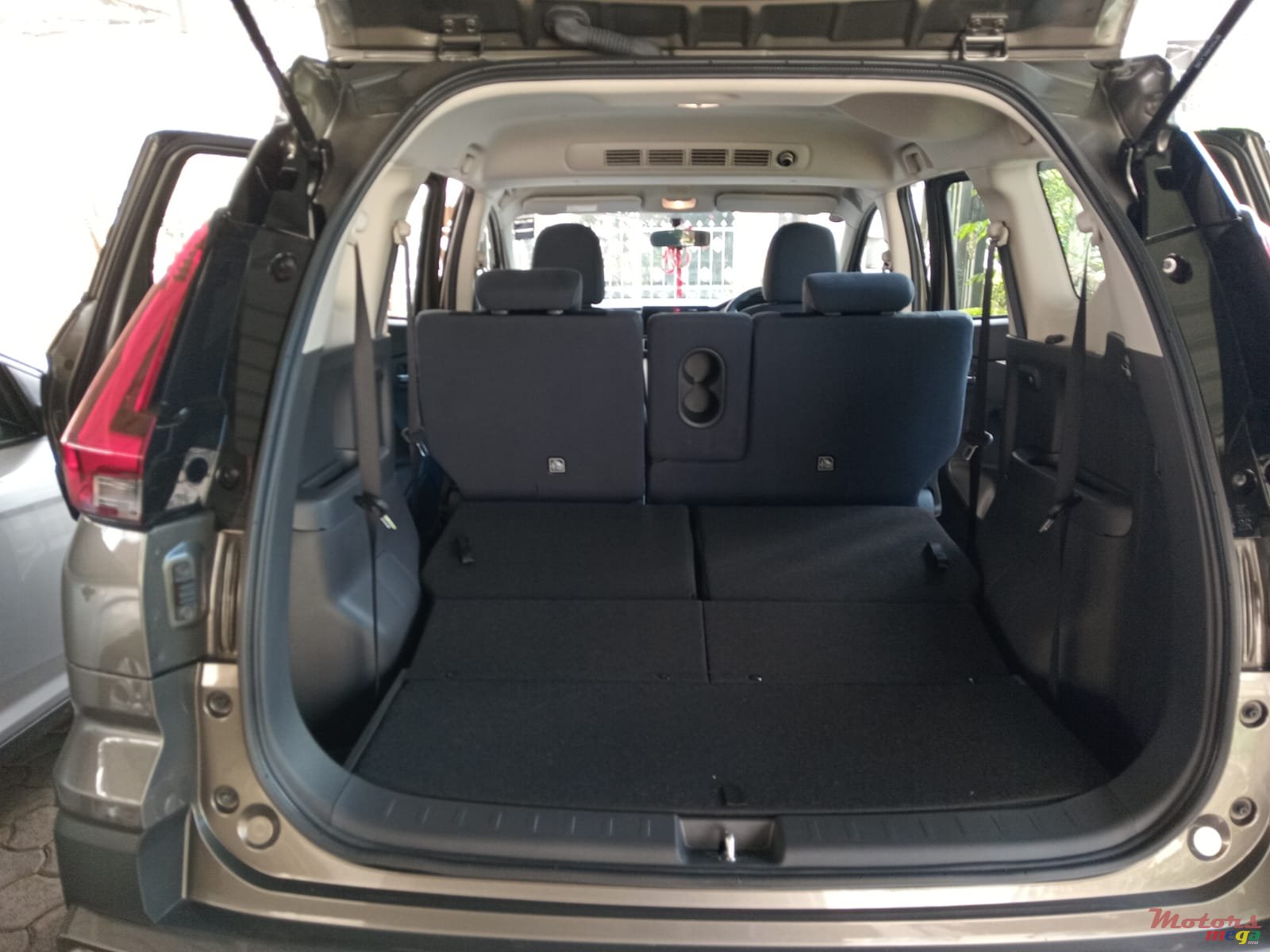 2025' Mitsubishi photo #7