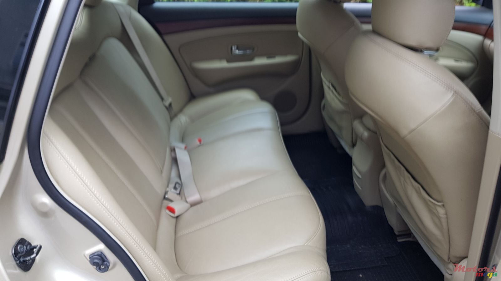 2009' Nissan 1498 cc Automatic photo #5