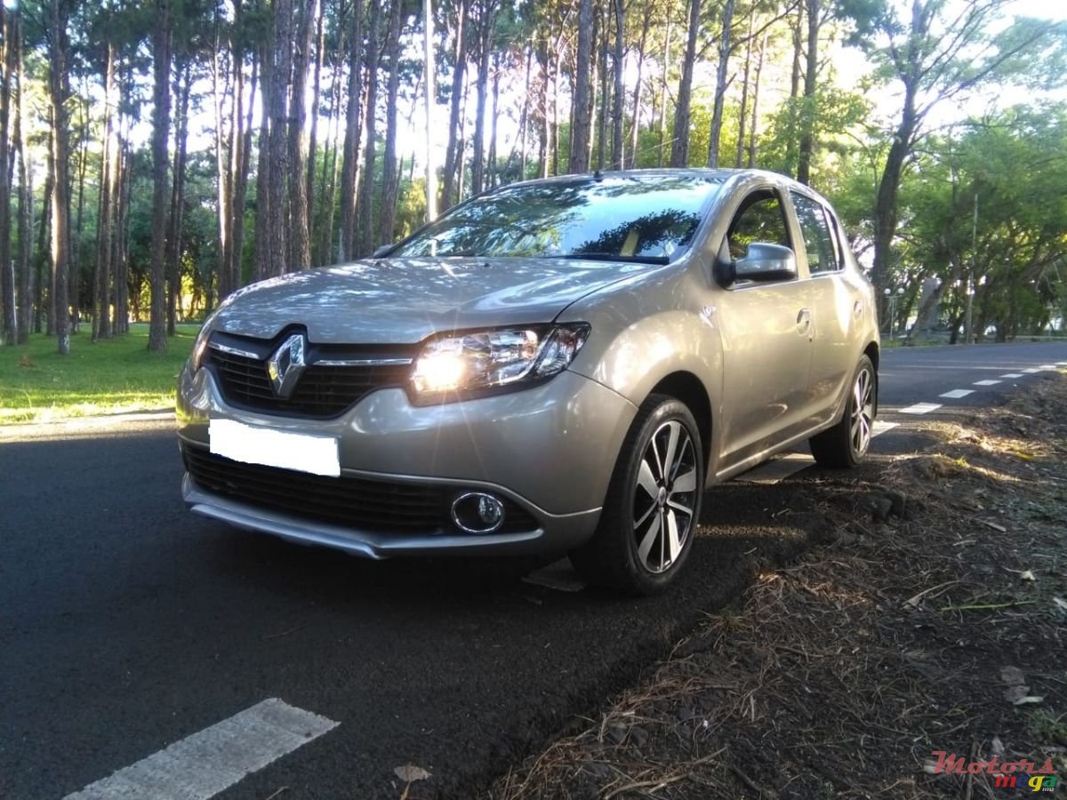 2016' Renault Sandero photo #3