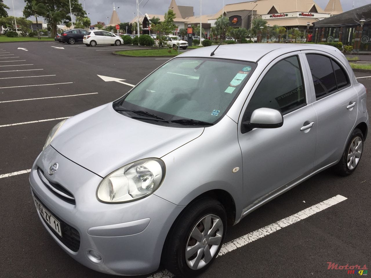 2011' Nissan March photo #1