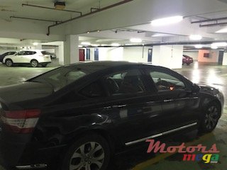 2011' Citroen C5 photo #2