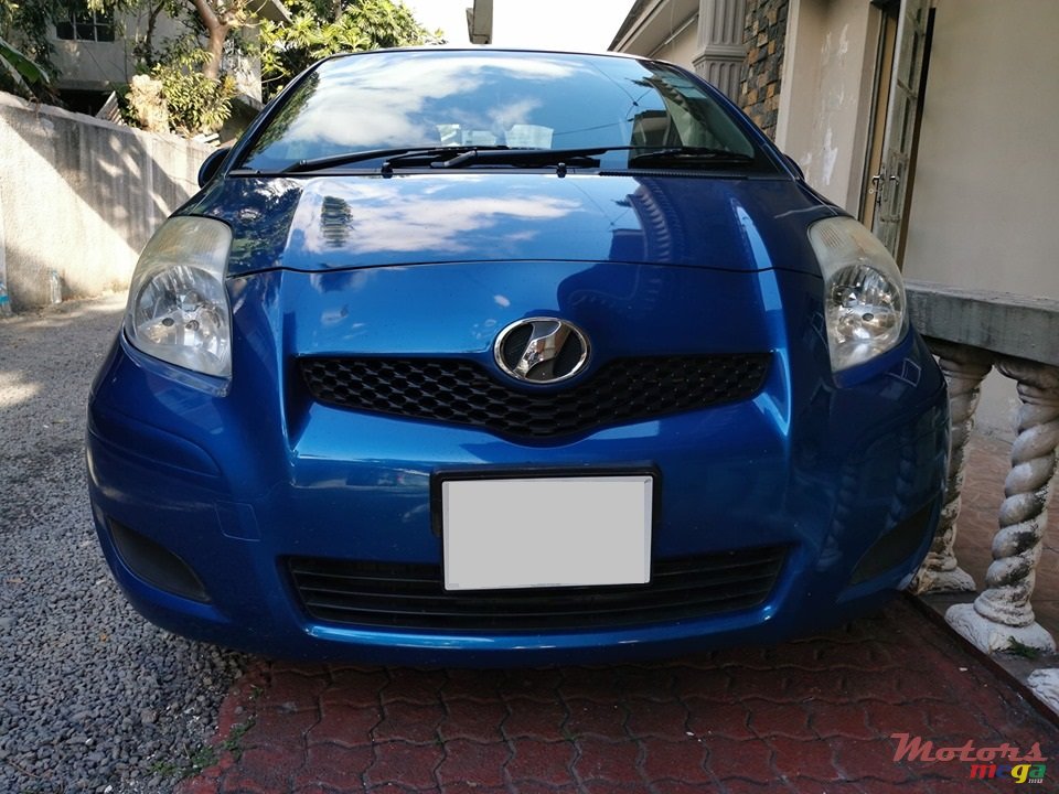 2010' Toyota Vitz photo #1