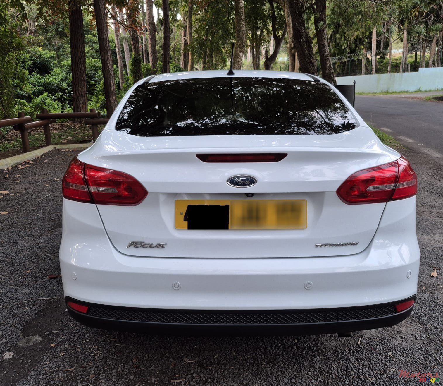 2017' Ford Focus Titanium Auto photo #4