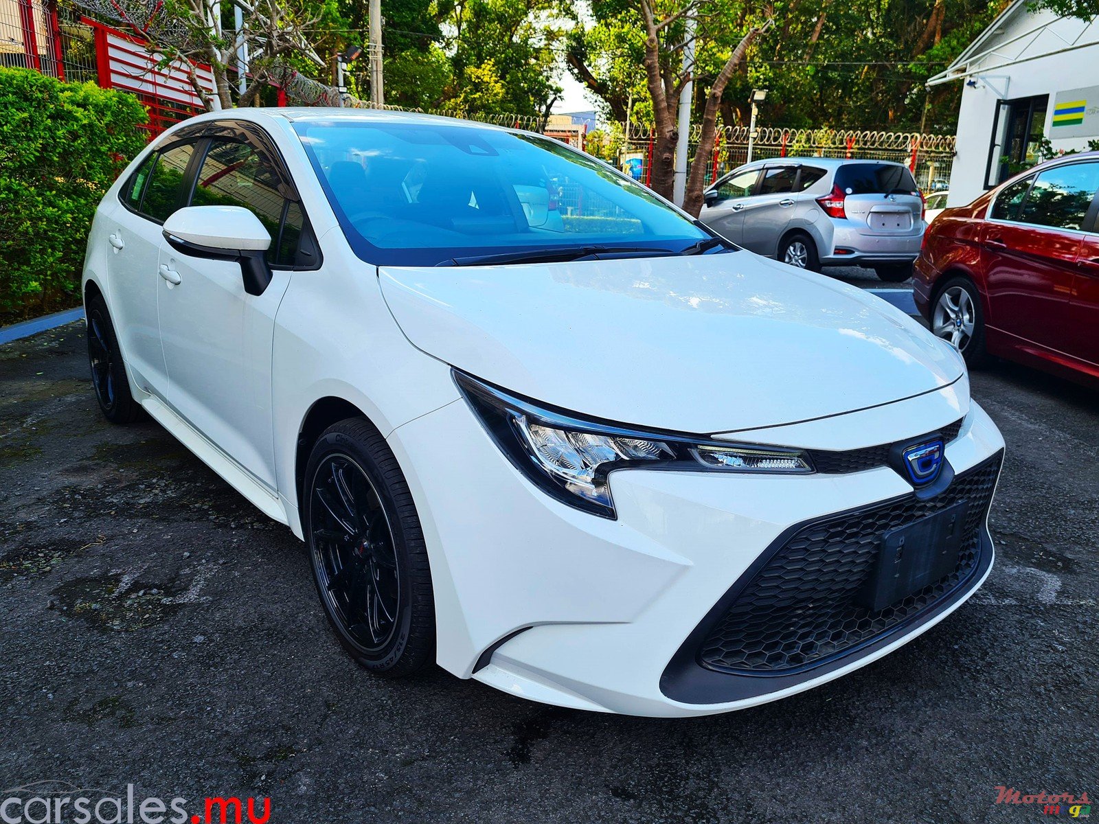 2021' Toyota Corolla 1.8 Hybrid photo #2