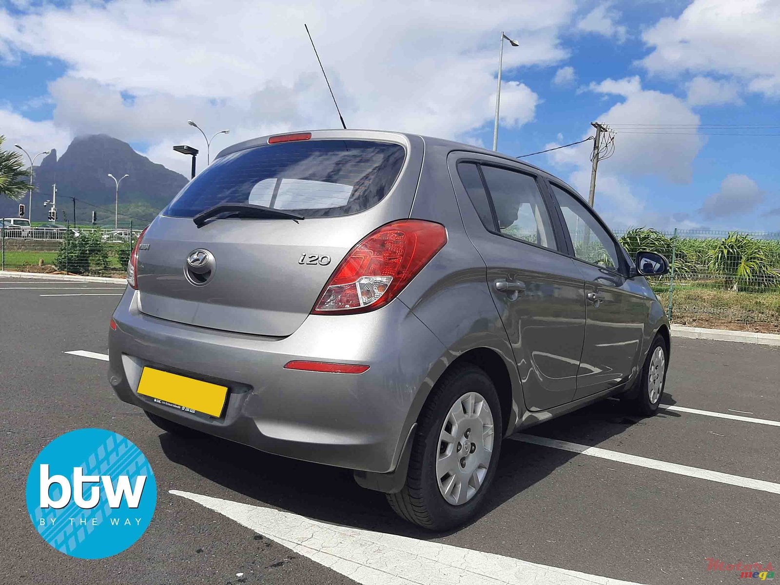 2014' Hyundai i20 photo #3