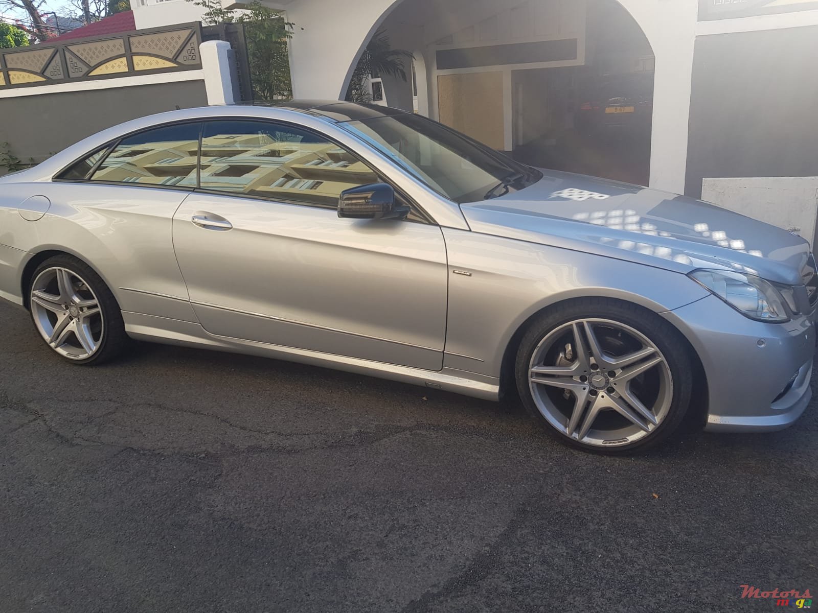 2012' Mercedes-Benz E-Class photo #1