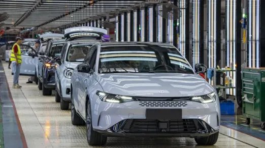 Des voitures chinoises bientôt produites dans les usines de Stellantis ?