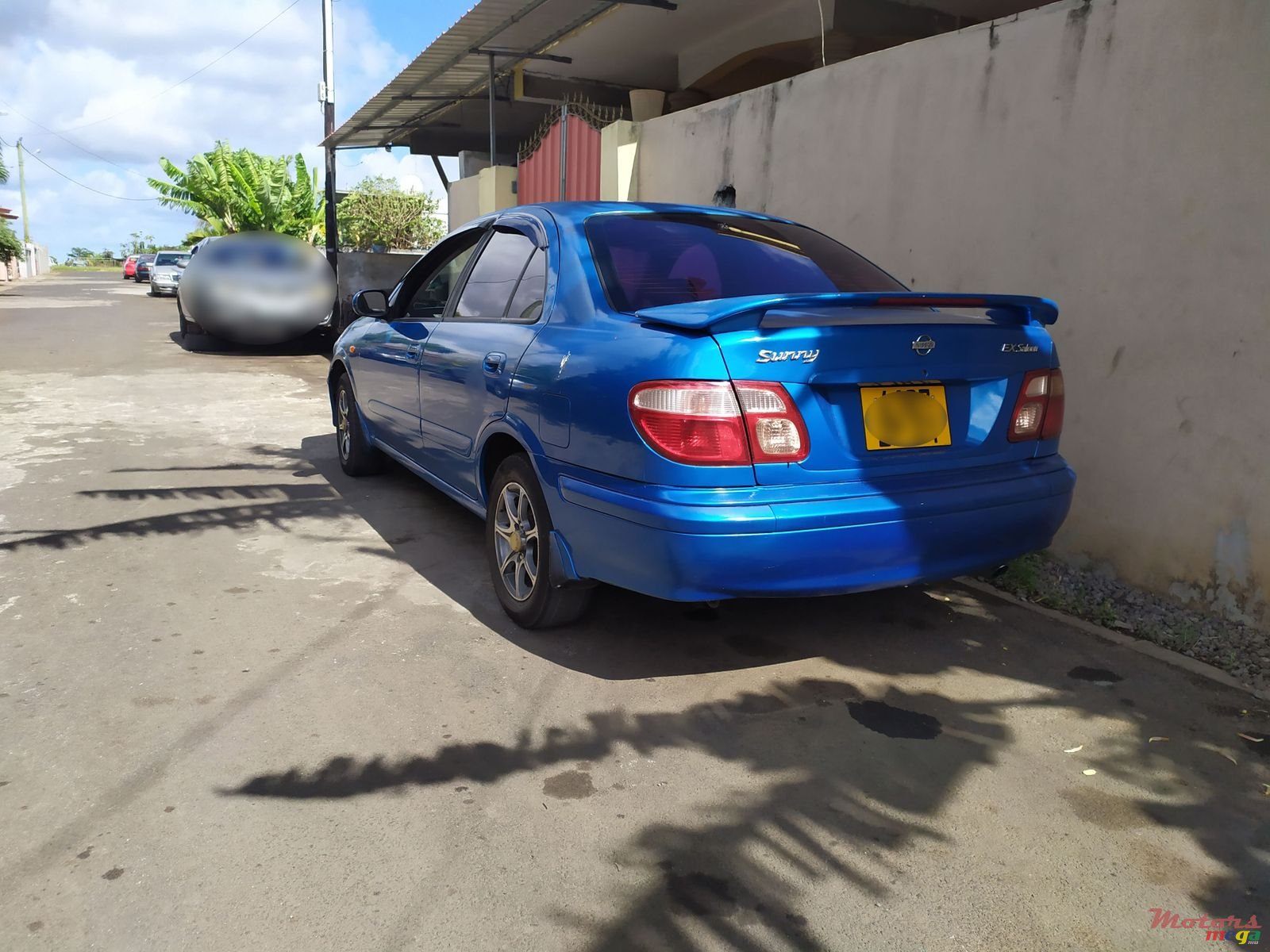 2001' Nissan Sunny photo #1