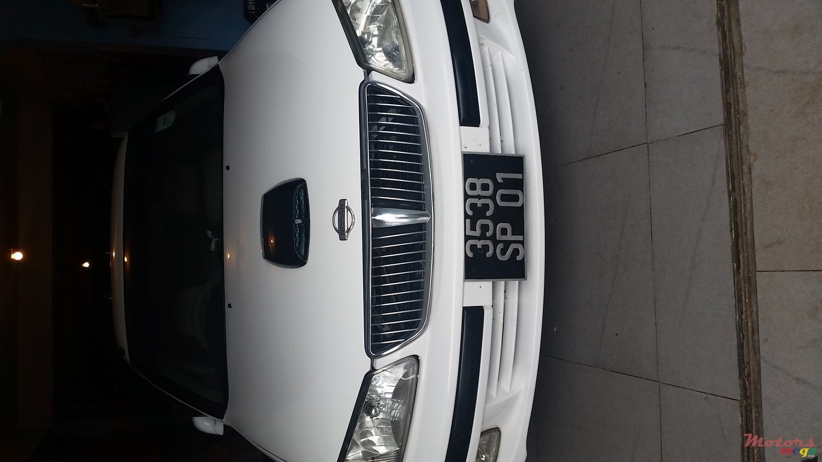 2001' Nissan photo #1